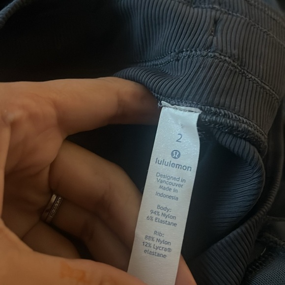 Lululemon Street To Studio Pant II *Unlined 28"
Dark Carbon size 2 - Picture 2 of 8